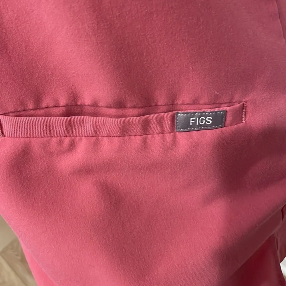 Figs Casma Three-Pocket Scrub Top - Picture 2 of 13